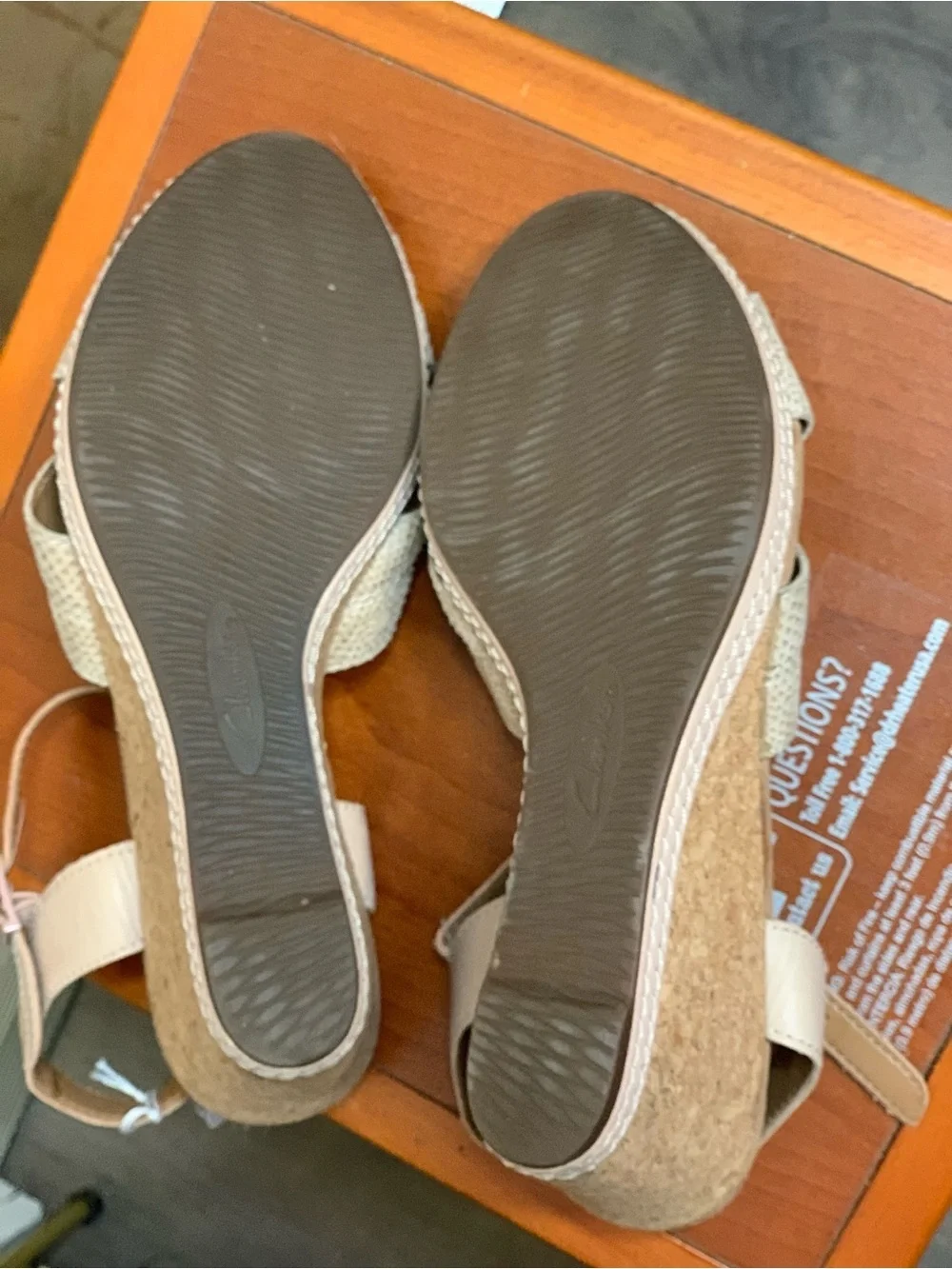 Clarks Beige Snakeskin Open Toe Wedge Sandal with Strap Size-8.5 Resort Wear
